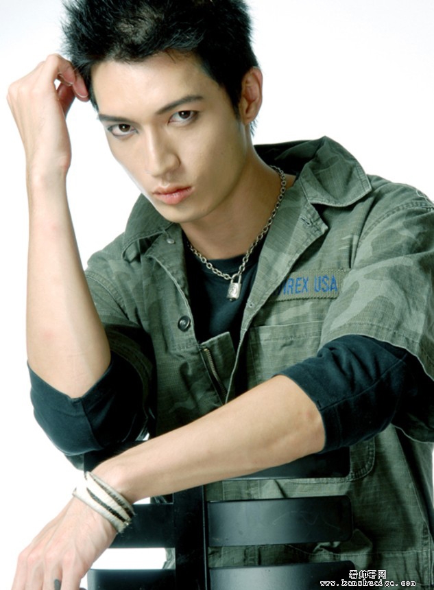 2009040710303498 - 台湾男模 - 天津健身网